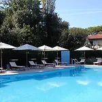 Bristol Ξενοδοχείο 3*